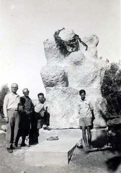 האנדרטה לאחר הקמתה