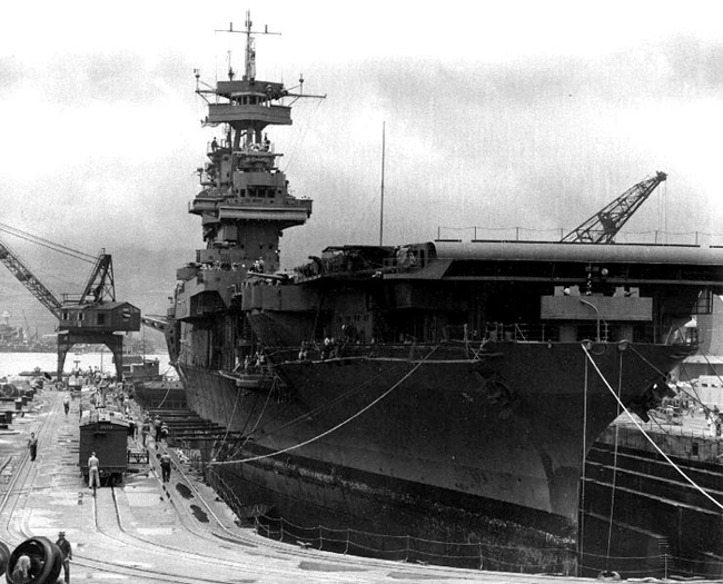 G13065_USS_Yorktown_Pearl_Harbor_May_1942