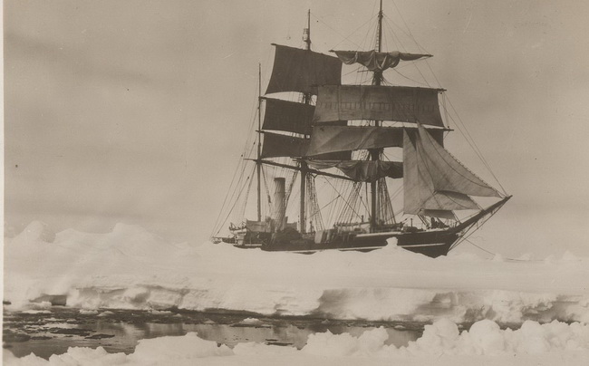Herbert_Ponting_Scott's_ship_Terra_Nova_1910_resize
