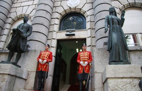 הר לובצ'ן, המשורר נייגוש והזהות המונטנגרית