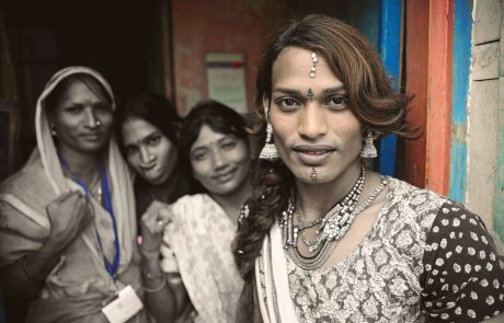 המין השלישי: מסע לעולמן של ההיג'רות בדרום אסיה